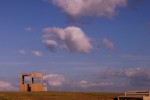 2009-07-04. A Coruña, entorno Torre de Hércules, Cielo, Blanco, Azul, Nubes, Caseta