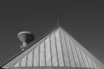 2009-09-04. A Coruña, Iglesia de Monte Alto, Depósito de Agua, Blanco, Negro