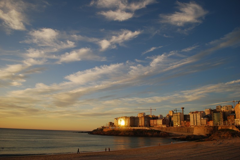 2009-10-13. A Coruña. Playa del Orzán, Mar, Azul, Blanco, Dorado, Playa, Blanco