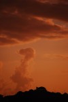 2010-07-21, Julio, A Coruña, Monte de San Pedro, Naranja, Negro, Nubes