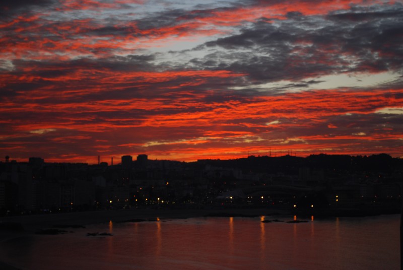 2014-12-31, Diciembre, A Coruña, Negro, Naranja, Azul, Mar, Puesta de sol, Paseo Marítimo, Monte de San Pedro